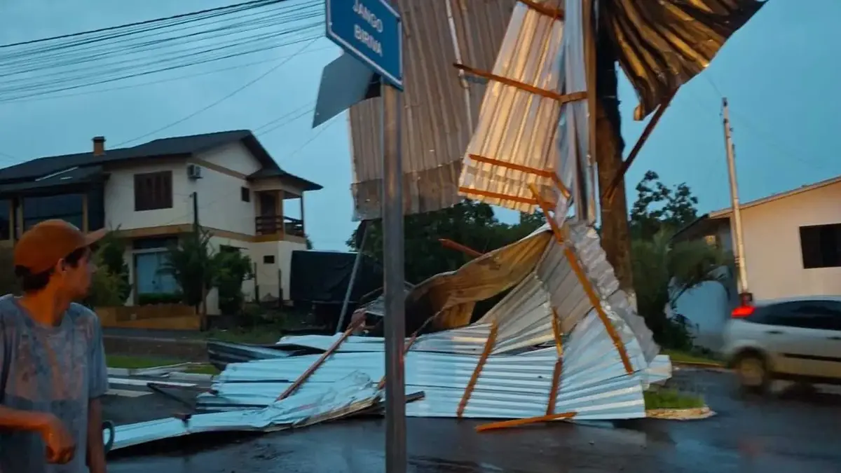 Fim de semana de reconstrução após tempestades