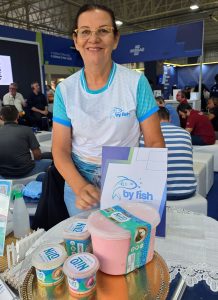Pesquisadora é premiada por desenvolver sorvete de proteína de frango