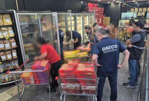 Força-Tarefa apreende 900 quilos de produtos impróprios