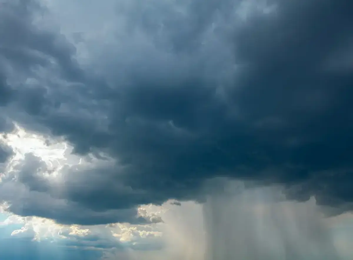 Frente fria traz chuva no último fim de semana de abril