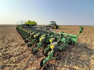 Frio favorece plantio, mas produtores seguem cautelosos com custos e clima