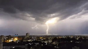 Nova semana de extremos terá muita chuva, temporais e frio intenso