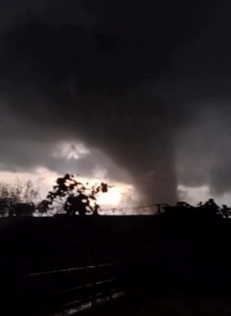 Tornado gerado por supercélula atinge RS