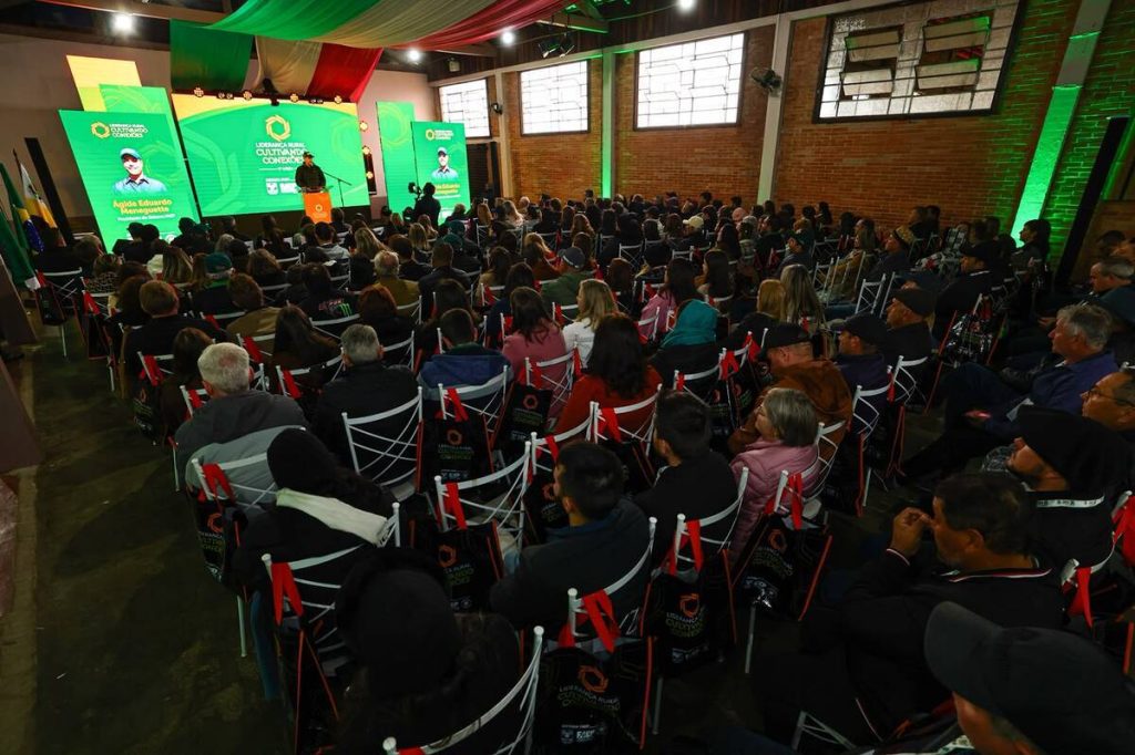 Estreante, Município reúne mais de 200 produtores para debater sucessão no campo