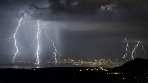 Primeira onda de tempestades do El Niño trará temporais com potencial de destruição