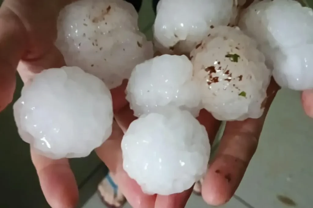 Chuvas fortes no RS: mortes, casas danificadas e alerta máximo