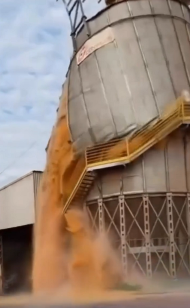 Silo desaba com milho armazenado; veja o vídeo