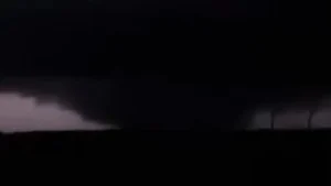 Tornados, temporais e granizo voltam a provocar danos