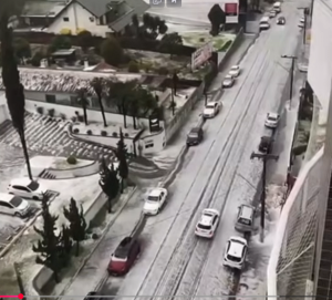 Granizo cobre de gelo cidade no Sul