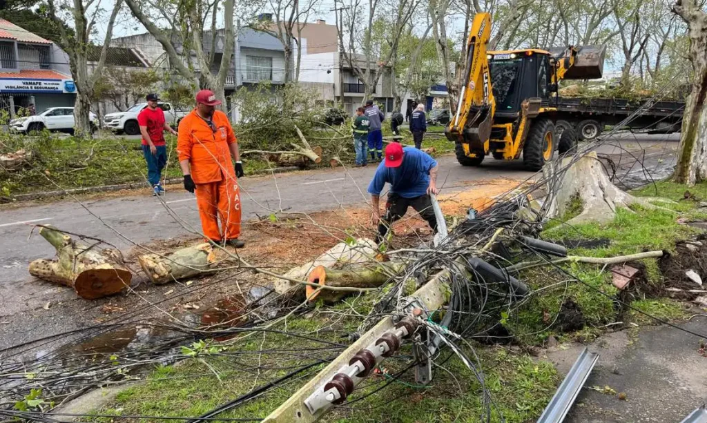 Temporais deixam mais de 700 pessoas desabrigadas