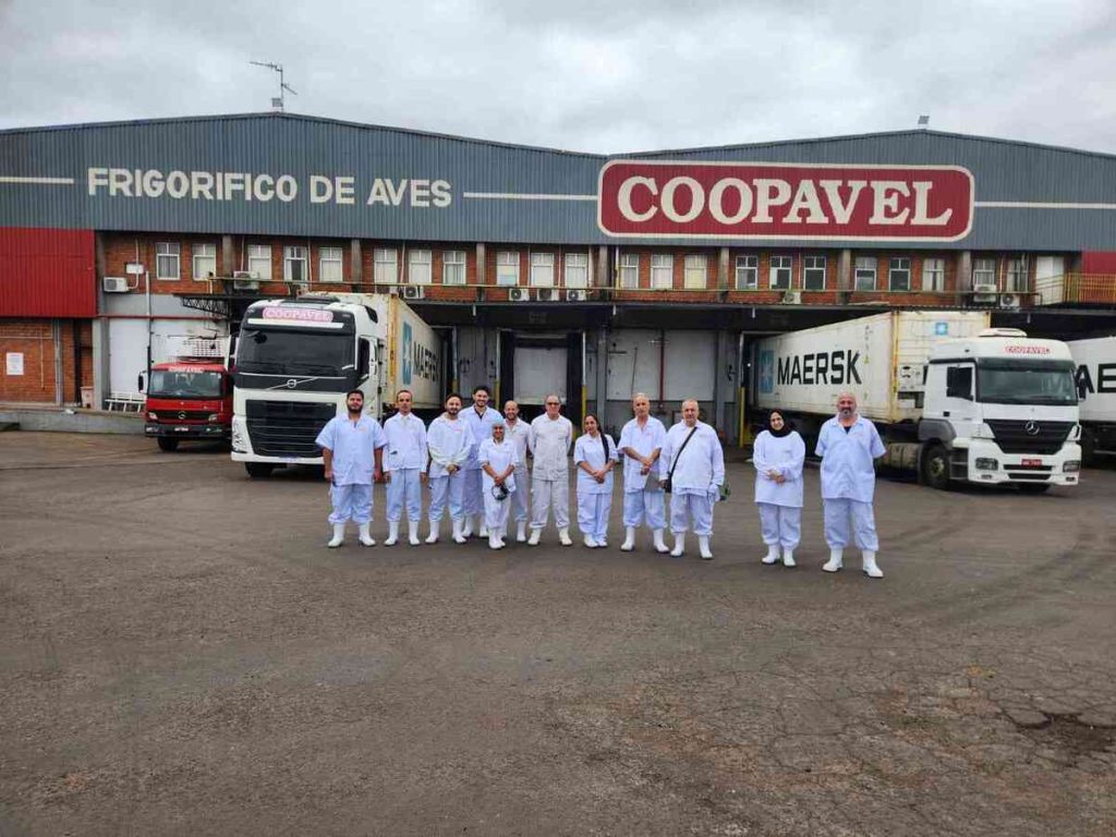 Coopavel e Iraque reafirmam parceria à exportação de frango