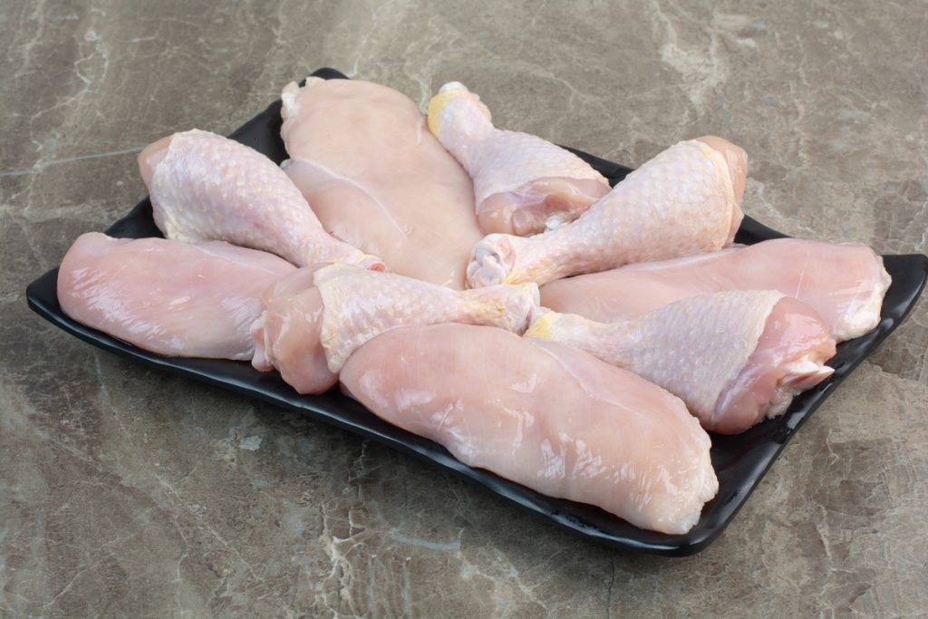União Europeia sinaliza retomada de compras de frango e mel do Brasil