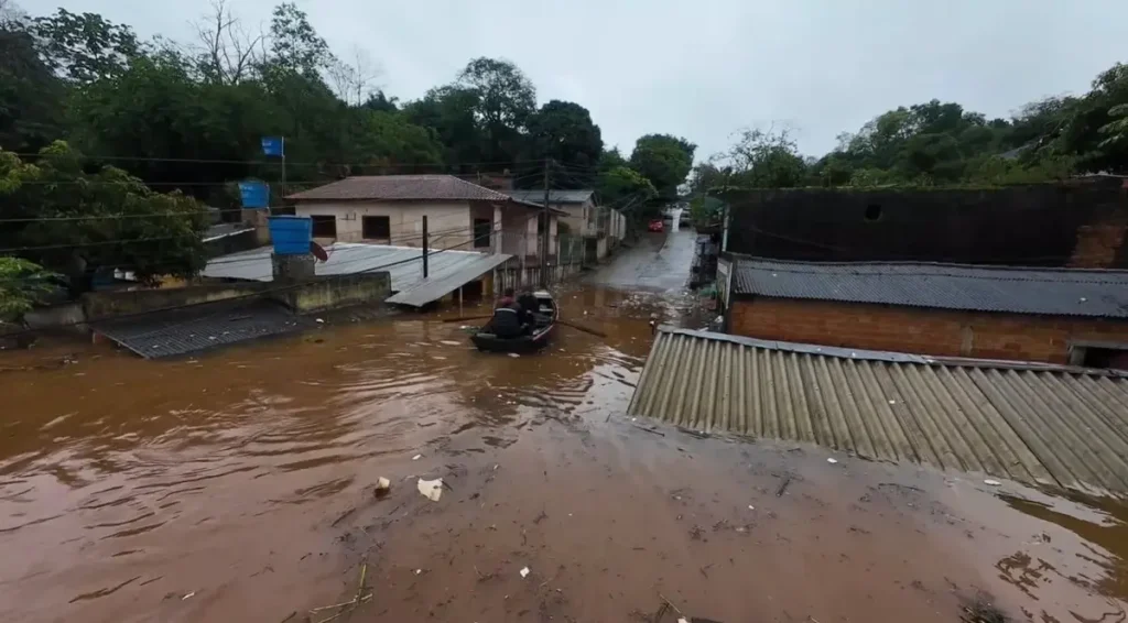Enchente na Tríplice Fronteira mantém alerta na região