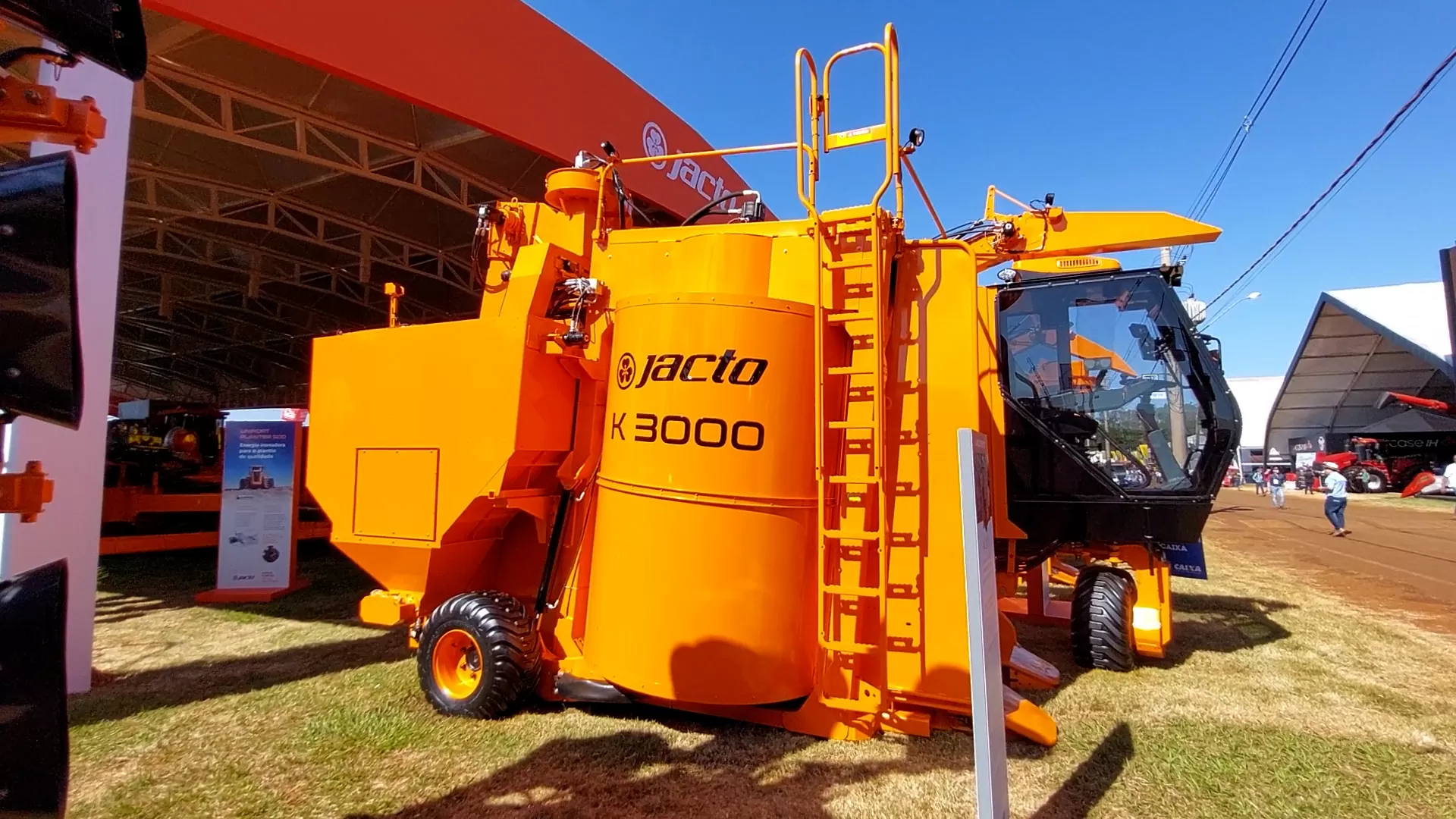 Jacto lança duas novas colhedoras de café na Agrishow